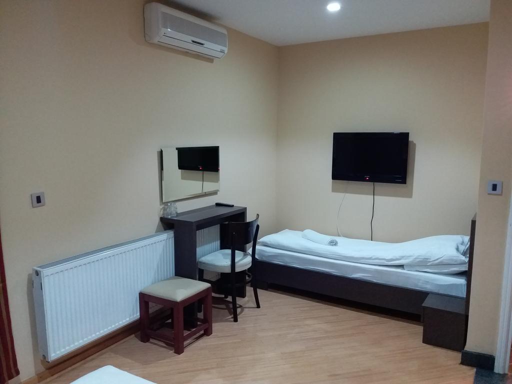 Hotel Vila Hayat サラエヴォ エクステリア 写真