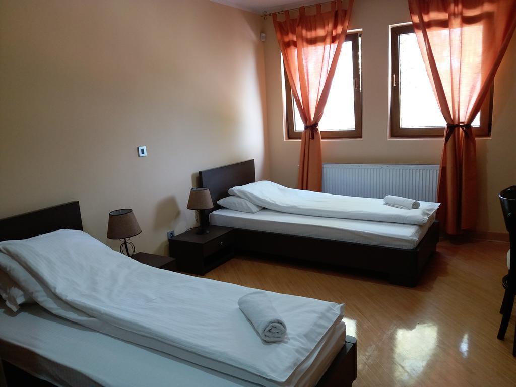 Hotel Vila Hayat サラエヴォ エクステリア 写真