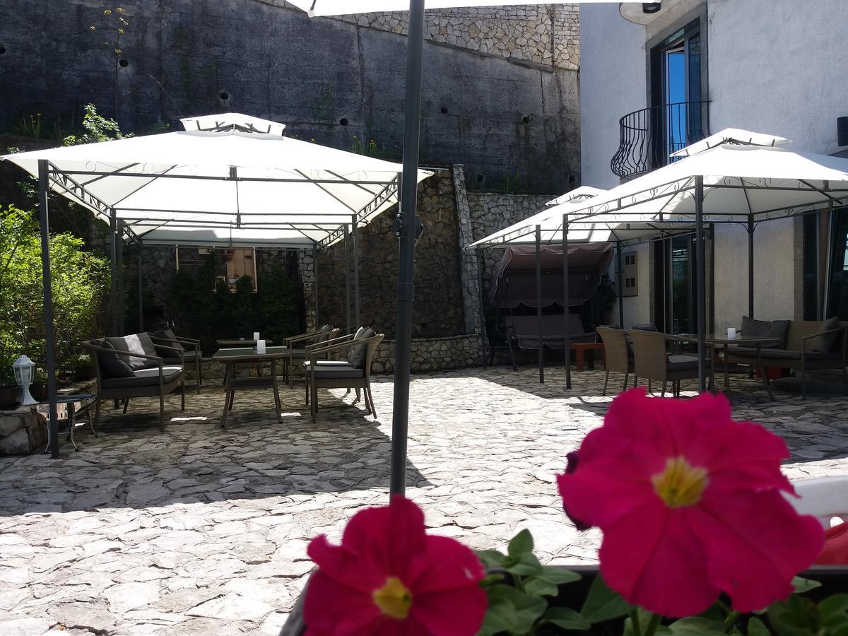 Hotel Vila Hayat サラエヴォ エクステリア 写真